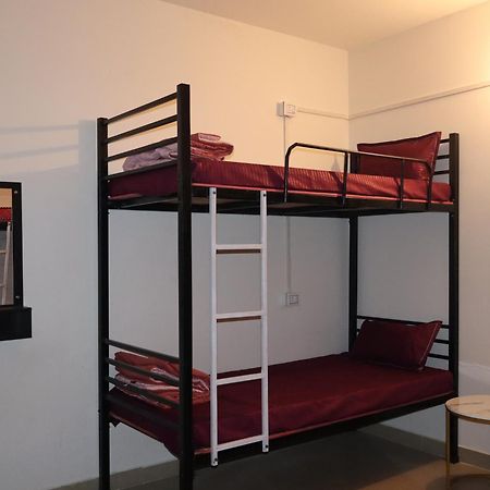 Nomad'S Nest Backpackers Hostel Gauháti Kültér fotó